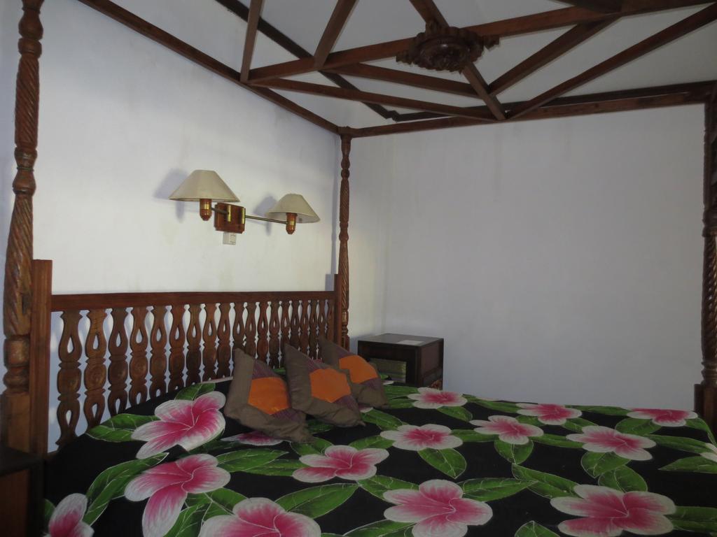 Gazebo Beach Hotel ซานูร์ ภายนอก รูปภาพ